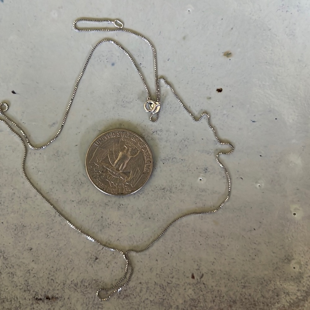 18kt. white gold delicate box link necklace